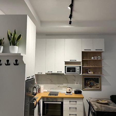 Comfy Nest Apartment- Free Parking Tirana Bagian luar foto