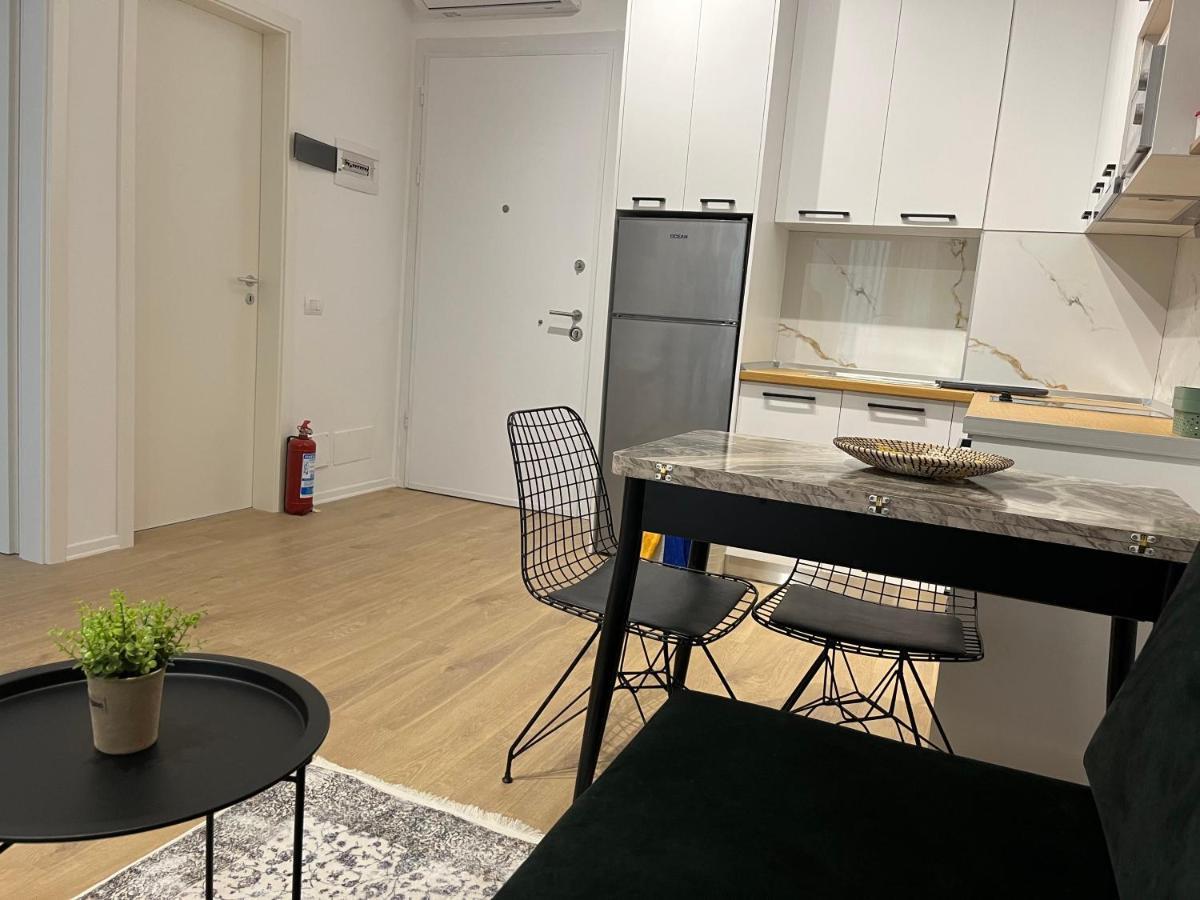 Comfy Nest Apartment- Free Parking Tirana Bagian luar foto
