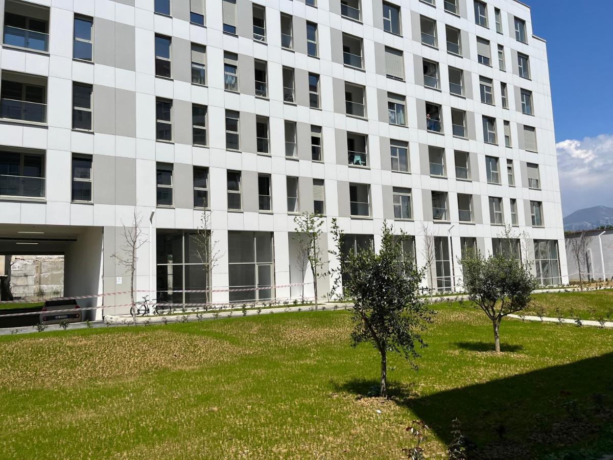 Comfy Nest Apartment- Free Parking Tirana Bagian luar foto