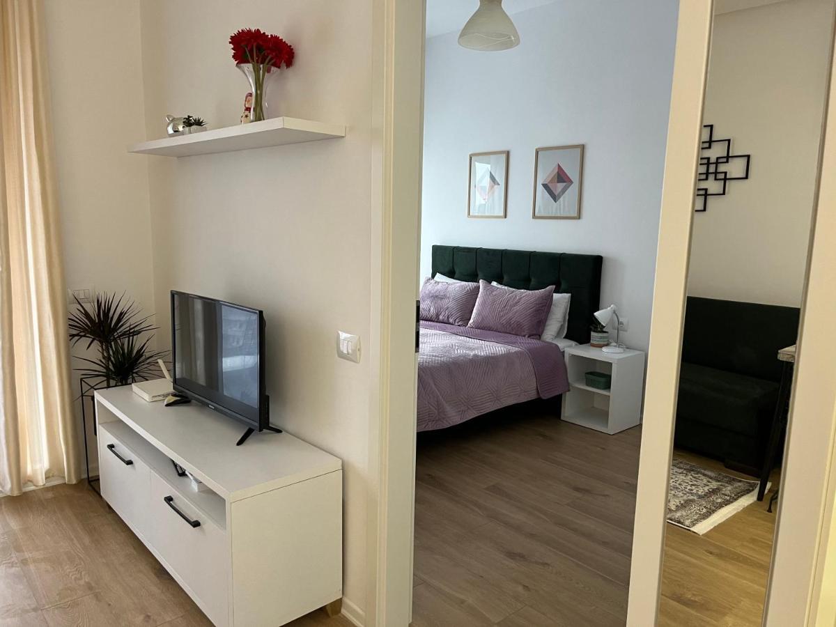 Comfy Nest Apartment- Free Parking Tirana Bagian luar foto
